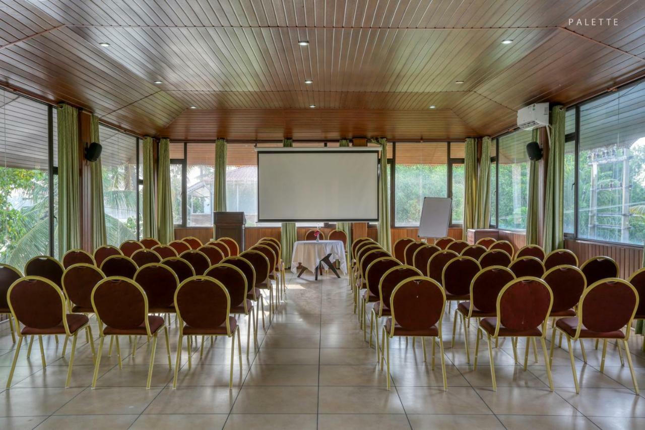 Hotel Grand Ayur Island Perumbalam Exterior foto